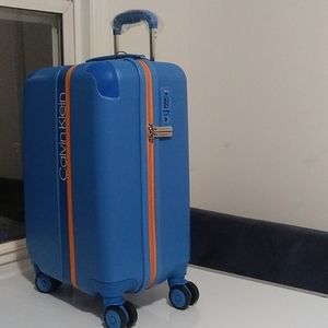 Calvin Klein Avenue Lanes Hardside Spinner Luggage with TSA Lock, Sky Bl…